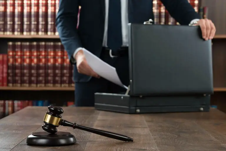 Advocate Loan or Law Firm Financing: How to Choose the Right Funding Solution